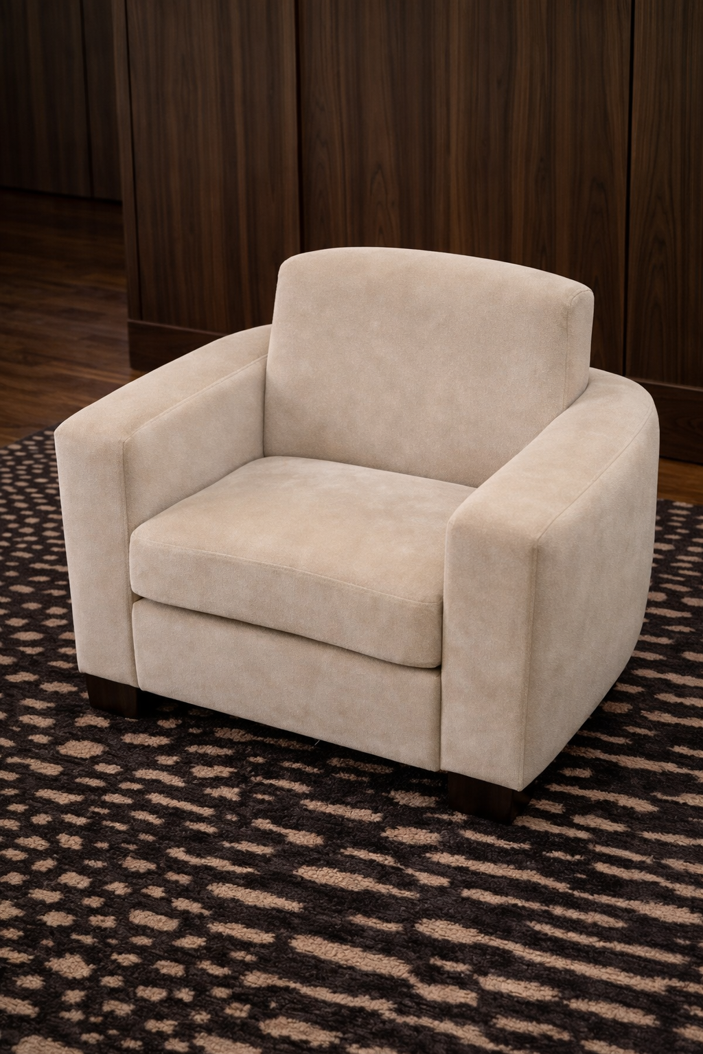 Bespoke hand-knotted rug by Saint Objets collectible rugs Dubai